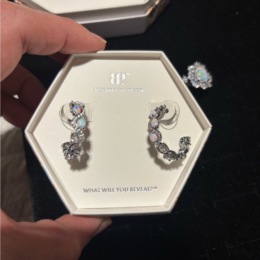 Bomb Party October White Opal Silver Necklace, earring & ring set - Picture 9 of 10